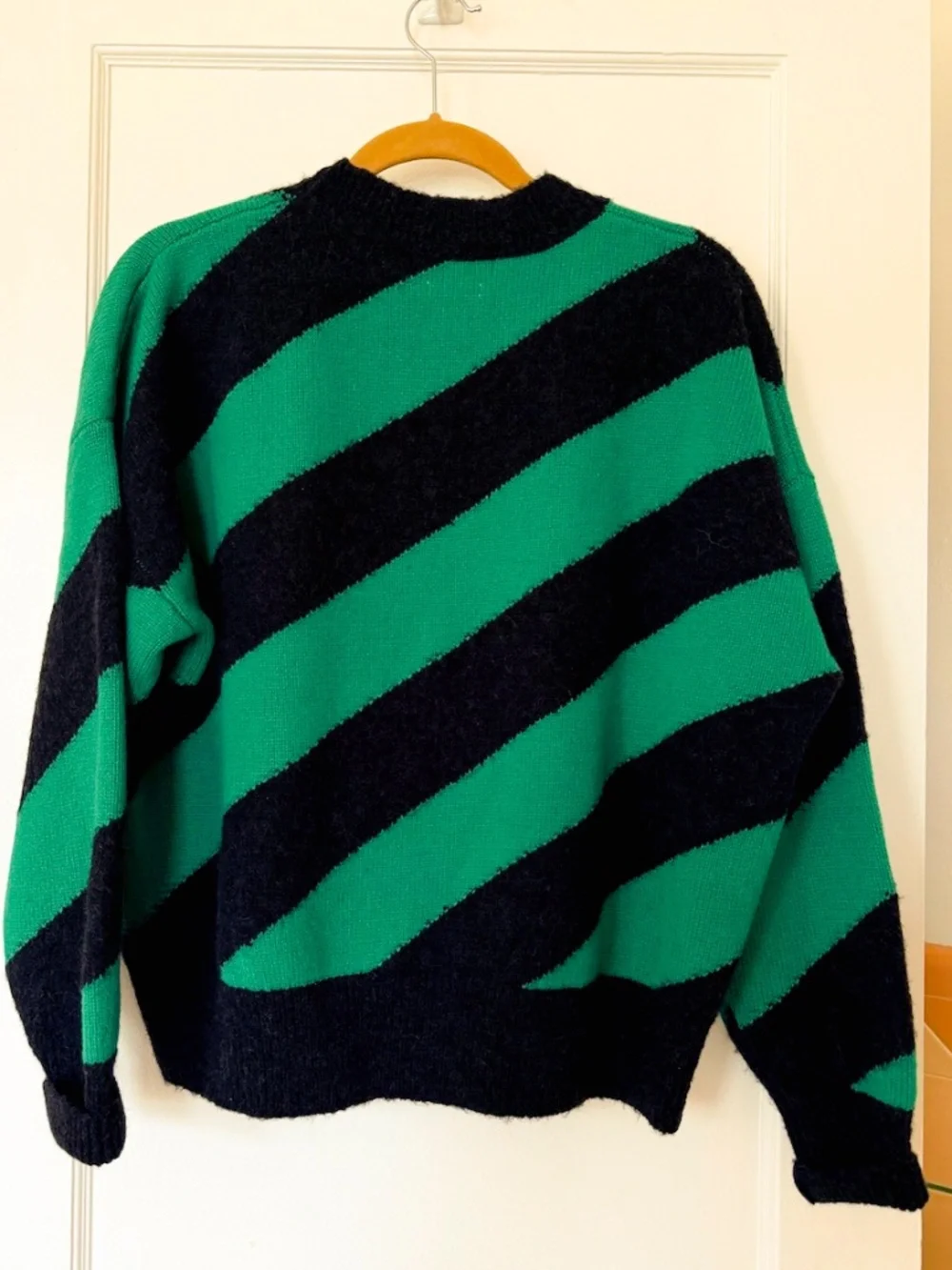 CLARE V Drop Shoulder Green & Black Sweater Size Large New without tags - Picture 2 of 6